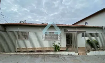Casa mobiliada com 3 dormitorios e 1 suite! Vila Carmelo!