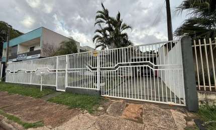 CASA COMERCIAL DISPONIVEL PARA LOCAÇÃO A POUCOS METROS DO HOSPITAL