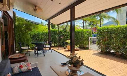 Casa Duplex - 140 m² - 4 quartos - Condomínio Residencial da Praça de Vargem Grande
