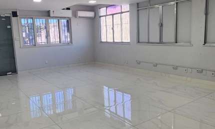 Sala comercial para alugar na Avenida Brasil, 16741, Irajá, Rio de Janeiro