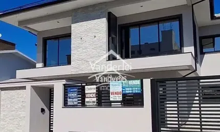 Apartamento 03 dormitórios sendo uma suíte a 150 m do mar na Praia do Sonho em Palhoça/SC