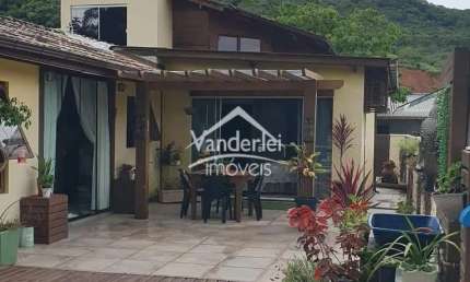 Casa com 3 quartos à venda no Centro, Águas Mornas 