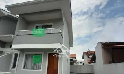 Sobrado com 2 suítes no Loteamento Parque das Rosas bairro no Bela Vista em Palhoça - SC