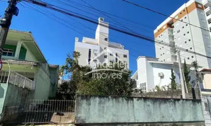 Terreno murado de 300m² com escritura pública em excelente localização no pagani em palhoça - sc