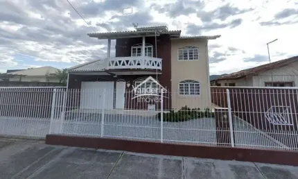 Casa de 170m² com 03 quartos no bairro Jardim Eldorado em Palhoça - SC