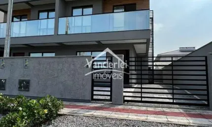 Sobrados na praia da pinheira com 3 quartos, 1 suíte, em palhoça-sc