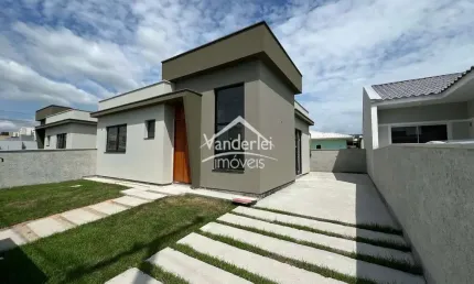 Casa de esquina no lot vale verde com 02 quartos, sendo 01 suite no bairro bela vista em palhoça - sc