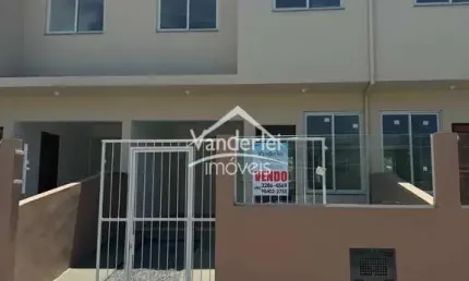 Sobrado com 02 quartos, sendo 01 suítena Praia do Sonho em Palhoça - SC