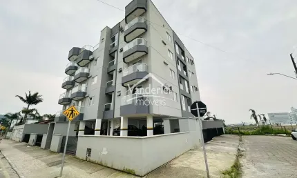 Apartamento com 02 quartos e elevador no bairro Aririu em Palhoça - SC