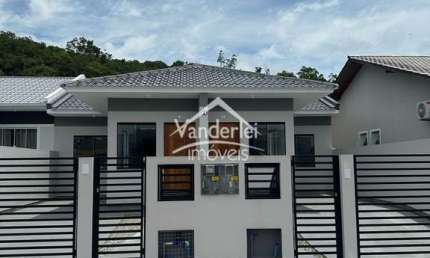 Casa no Lot Vale Verde com 02 quartos n bairro Bela Vista em Palhoça - SC