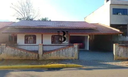 Casa para Venda em Jaraguá do Sul / SC no bairro Santo Antônio