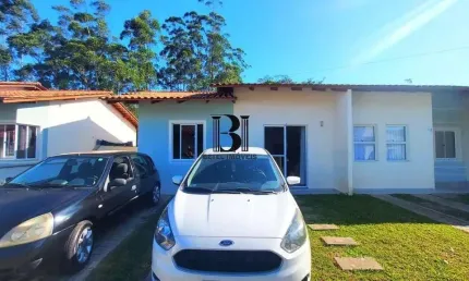 Casa Geminada para Venda em Guaramirim / SC no bairro Ilha da Figueira
