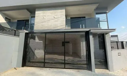 Sobrado Geminado para Venda em Jaraguá do Sul / SC no bairro Amizade