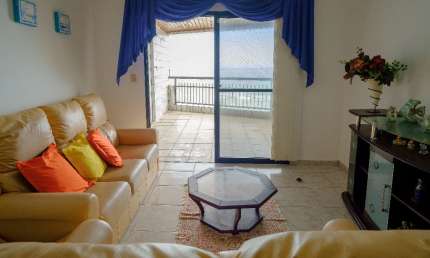 Apto frente a praia com 03 dormitorios - Solemar - Praia Grande
