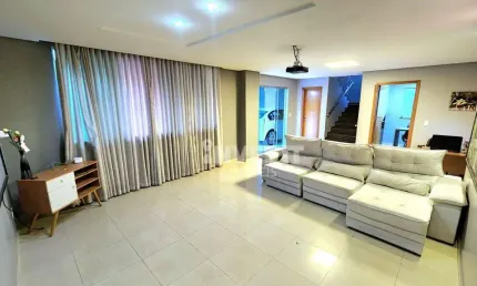Casa / Sobrado / Triplex com 4 quartos - Jardim Goiás - Goiânia/GO