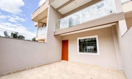 Vendo Ótimo Sobrado com 02 Suítes, Bairro Itoupavazinha - Blumenau