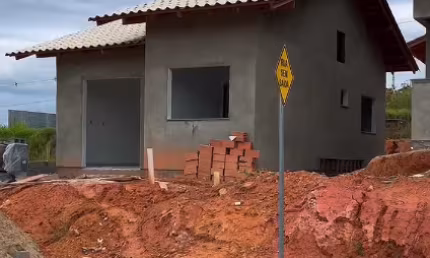 Vendo Casa com 02 Quartos, Bairro Arapongas - Indaial