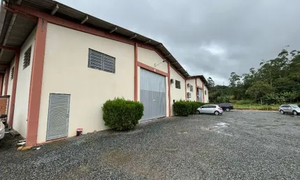 Alugo Ótimo Galpão com 355m², Belchior Baixo - Gaspar