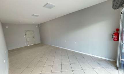Alugo Sala Comercial com 50m², Bairro Garcia - Blumenau