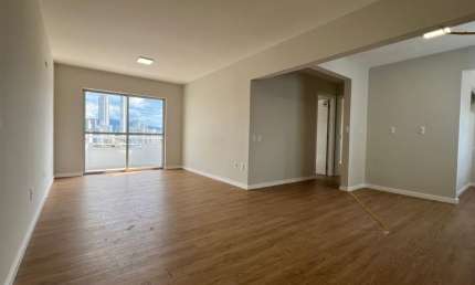 Vendo Lindo Apartamento 02 Quartos, Bairro Victor Konder