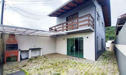 Vendo Sobrado 03 Quartos, Bairro Água Verde - Blumenau