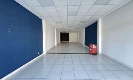 Sala comercial para locação no bairro Itoupava Norte.