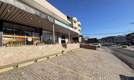 Sala comercial para locação no bairro Itoupava Norte.