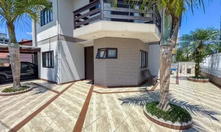 Vendo Lindíssima Casa Com Piscina, Mobiliada e Equipada - Indaial/SC