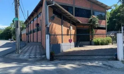 Alugo Ótimo Galpão com 1.000m², Bairro Velha - Blumenau