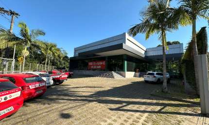 Alugo Excelente Galpão com 3.300m², Bairro Ponta Aguda - Blumenau