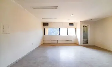 Alugo Ampla Sala Comercial em Centro Clínico - Bairro Garcia