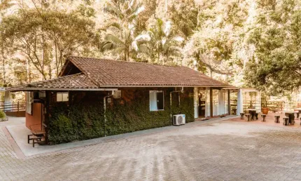 Vendo Maravilhoso Sítio com 4.000m², 02 Casas - Nova Rússia