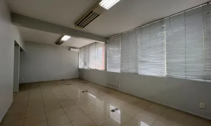 Alugo Ótima Sala Comercial, 74m² - Centro da Cidade