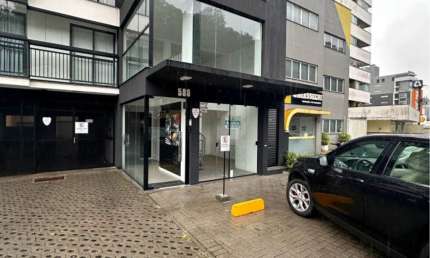 Alugo Sala Comercial com 70m², Bairro Velha - Blumenau