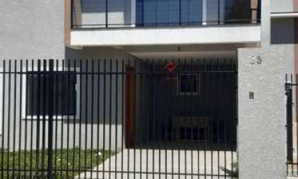 Casa com 3 quartos à venda no Pinheirinho, Curitiba  por R$ 810.000