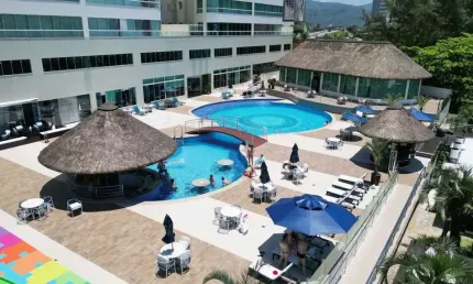 Apartamento à venda na Av. Maginal, Centro, Centro, Itapema