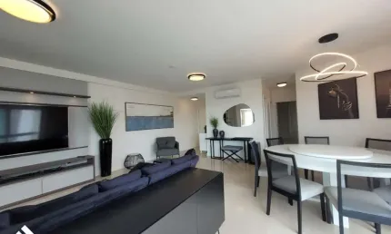 Apartamento com 4 quartos para alugar na Rua Lauro Muller, 478, Centro, Itajaí por R$ 12.000