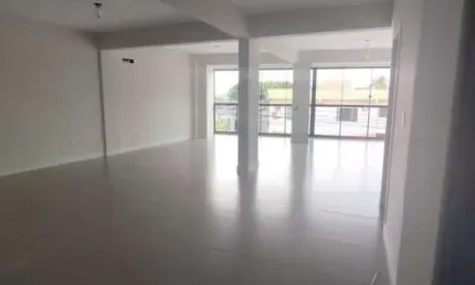 Ponto comercial para alugar na Rua José Pereira Liberato, 2345, São João, Itajaí por R$ 4.700