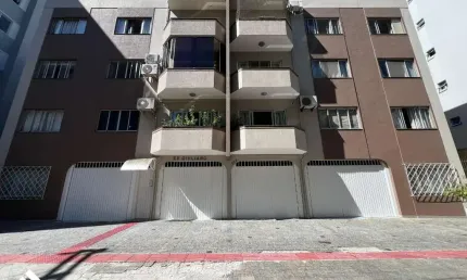 Apartamento com 2 quartos para alugar na Julio Wilerding, 227, Fazenda, Itajaí por R$ 3.000