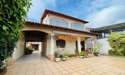 Casa de 4 quartos + dependência à venda no Parque Central em Cabo Frio/RJ por R$1.000.000,00