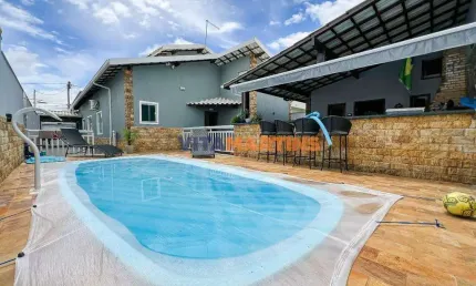 Casa com 4 dormitórios, 240 m² - venda por R$ 1.090.000,00 na Nova São Pedro em São Pedro da Aldeia/RJ