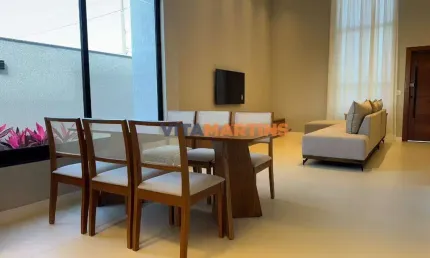 Casa no Condomínio Alphaville com 3 quartos (2 suítes) por R$1.290.000,00
