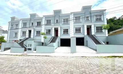 Casa com 2 quartos à venda no Garcia, Blumenau , 145 m2 por R$ 650.000