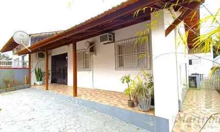 Casa com 3 quartos à venda no Armação, Penha , 100 m2 por R$ 550.000