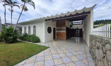 Casa com 3 quartos à venda no Forquilhinhas, São José 
