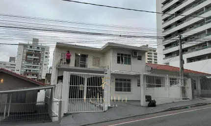 Casa com 3 quartos à venda na Rua Manoel Loureiro, Barreiros, São José