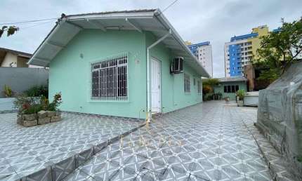 Casa com 3 quartos à venda na Rua São Francisco do Sul, Areias, São José