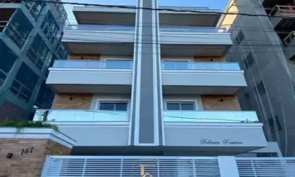Este charmoso apartamento de 2 dormitórios, sendo 1 suíte, com 64