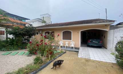 Casa no bairro Fazenda Santo Antônio em São José-SC