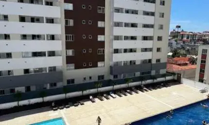 Oportunidade em Condomínio Club! Lindo Apartamento à Venda – 2 Dormitórios (1 Suíte) | Sacada com Churrasqueira | Móveis Planejados